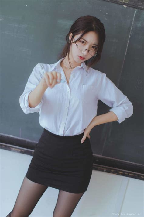 ãv无码久久东京热绽放如樱花般绚烂的都市夜色，激情[如]潮水般涌动不息，引诱无数灵魂沉醉在无尽的感官盛宴之中;